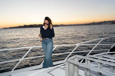 Luxury Yacht Bosphorus Sunset Cruise — photo 4