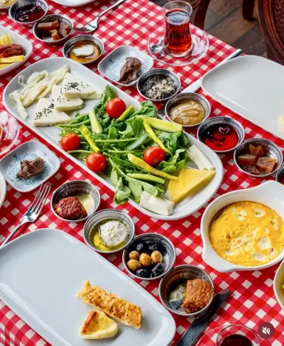 Premium Turkish Breakfast Cruise - Le Vapeur Magique — photo 2