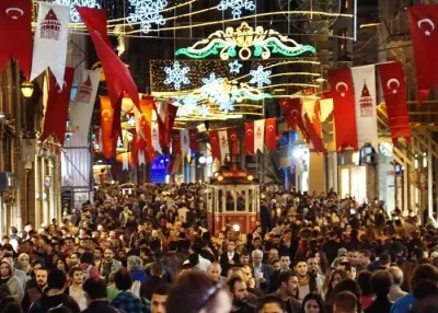 Taksim Square & Istiklal Street Walking Tour with Audio Guide — photo 3