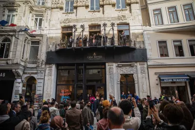 Taksim Square & Istiklal Street Walking Tour with Audio Guide — photo 5