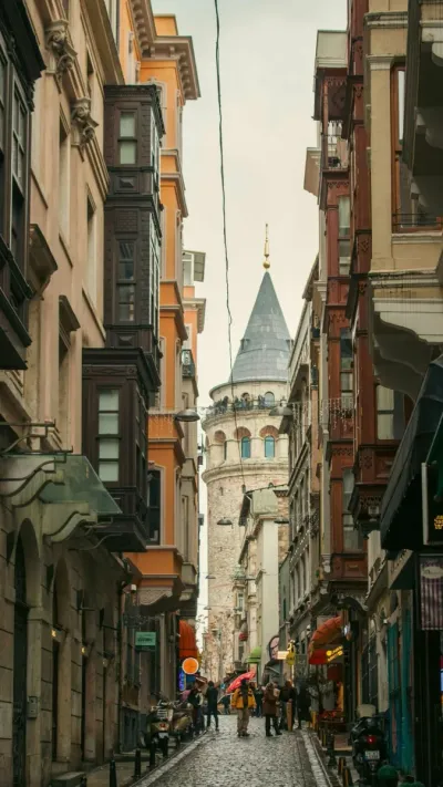 Taksim Square & Istiklal Street Walking Tour with Audio Guide — photo 4