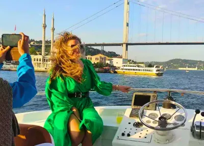 Private Bosphorus Yacht Cruise Tour — photo 12
