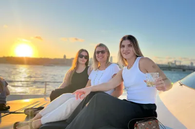 Luxury Yacht Bosphorus Sunset Cruise — photo 3